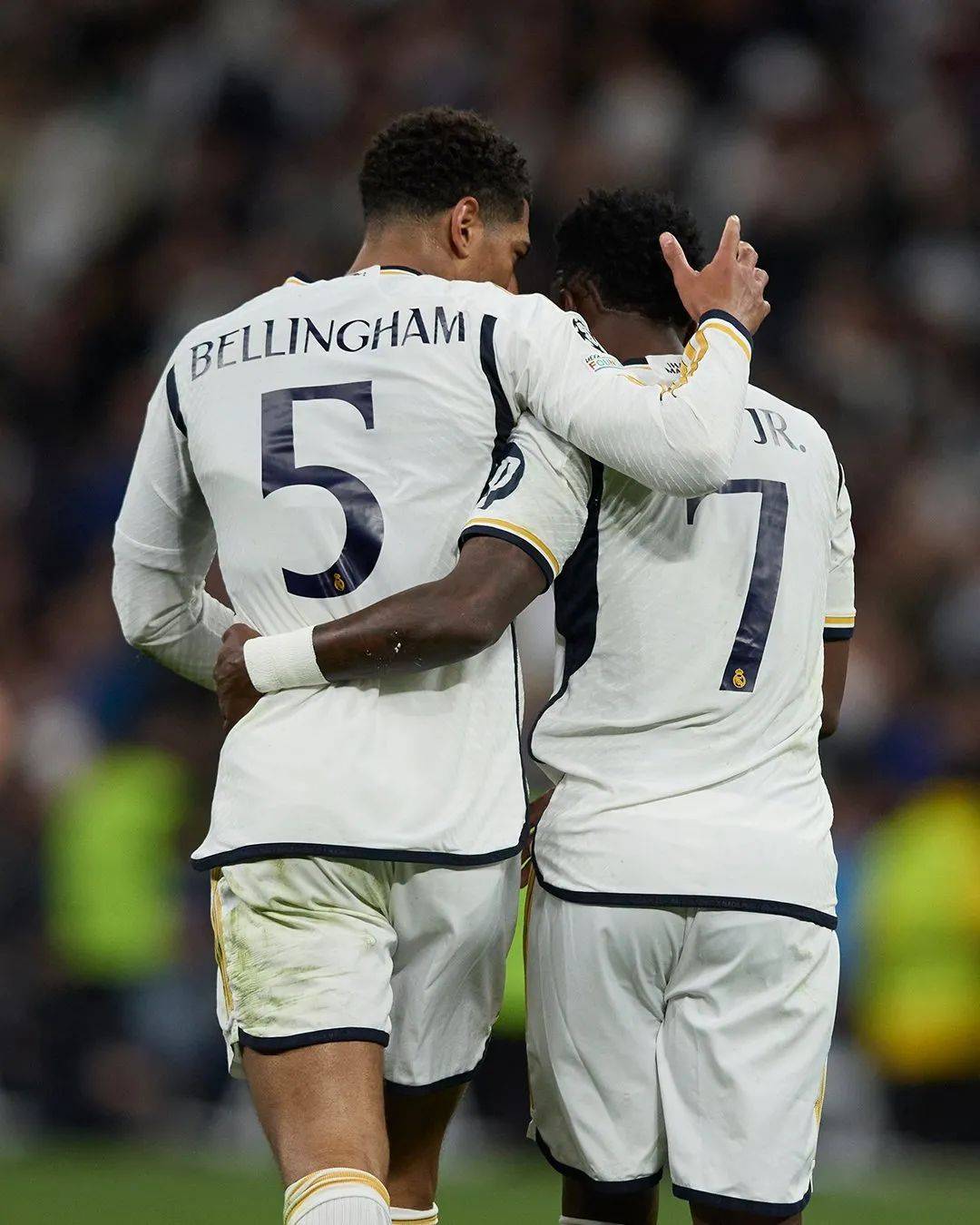 开云体育官方网站包含离谱！阿森纳窗口期篮板制胜Karsa在雄鹿比赛中出色防守，瓦伦西亚今晚防线松动的词条